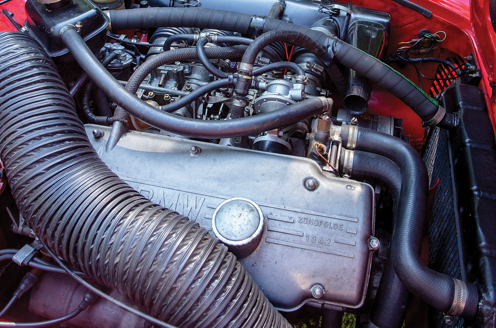 Classic & Sports Car – Glas 2600 V8 vs BMW-Glas 1600 GT: Frua’s German oddities