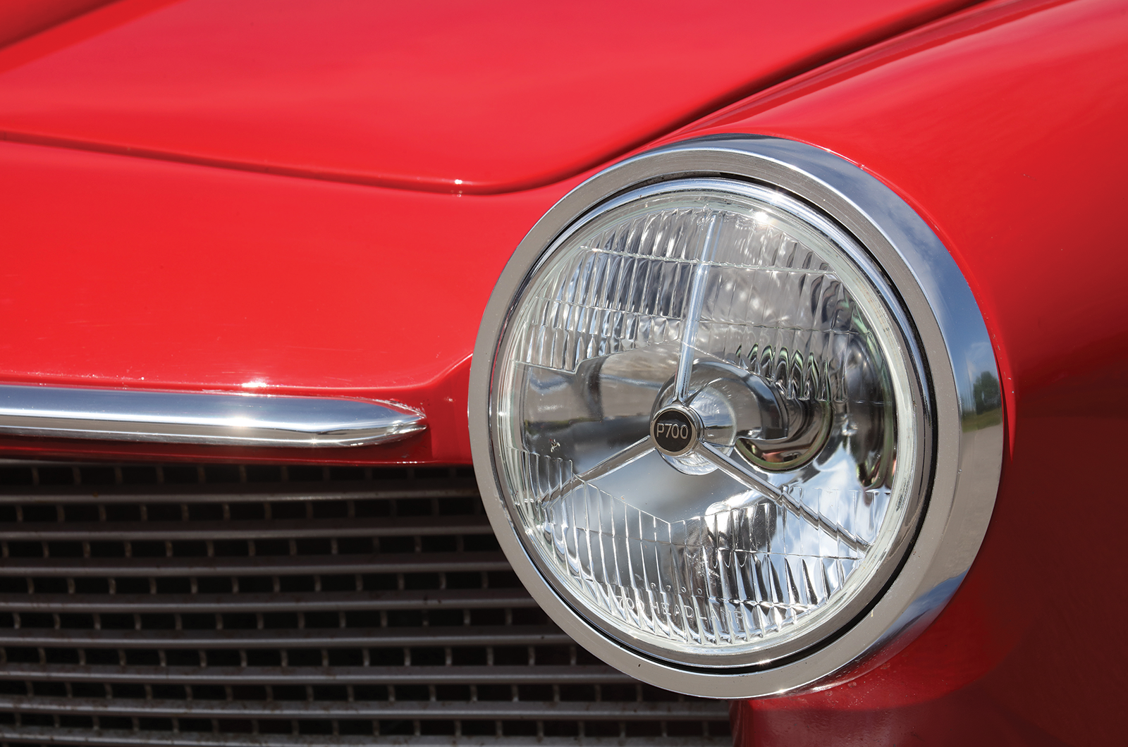 Classic & Sports Car – Glas 2600 V8 vs BMW-Glas 1600 GT: Frua’s German oddities