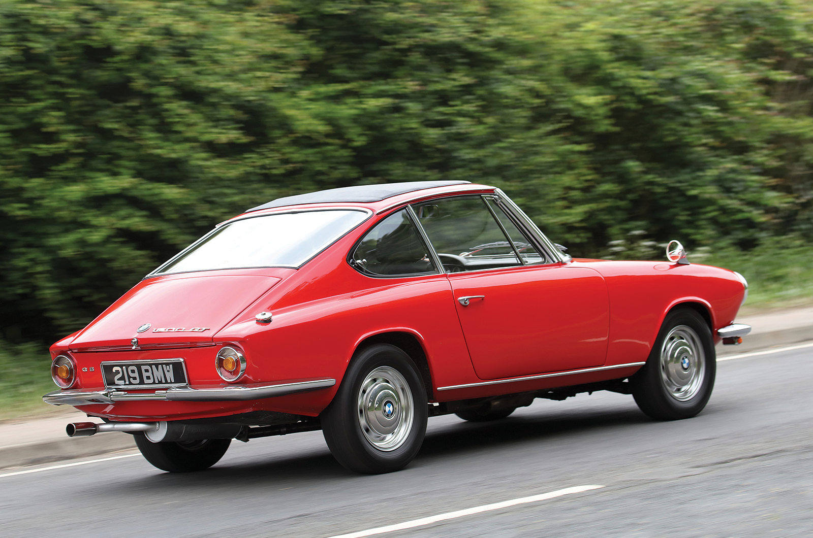 Classic & Sports Car – Glas 2600 V8 vs BMW-Glas 1600 GT: Frua’s German oddities