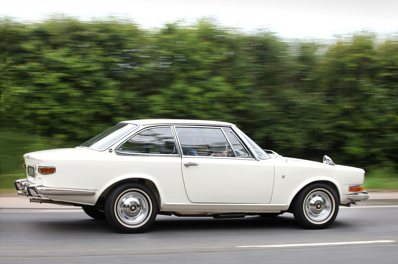 Classic & Sports Car – Glas 2600 V8 vs BMW-Glas 1600 GT: Frua’s German oddities