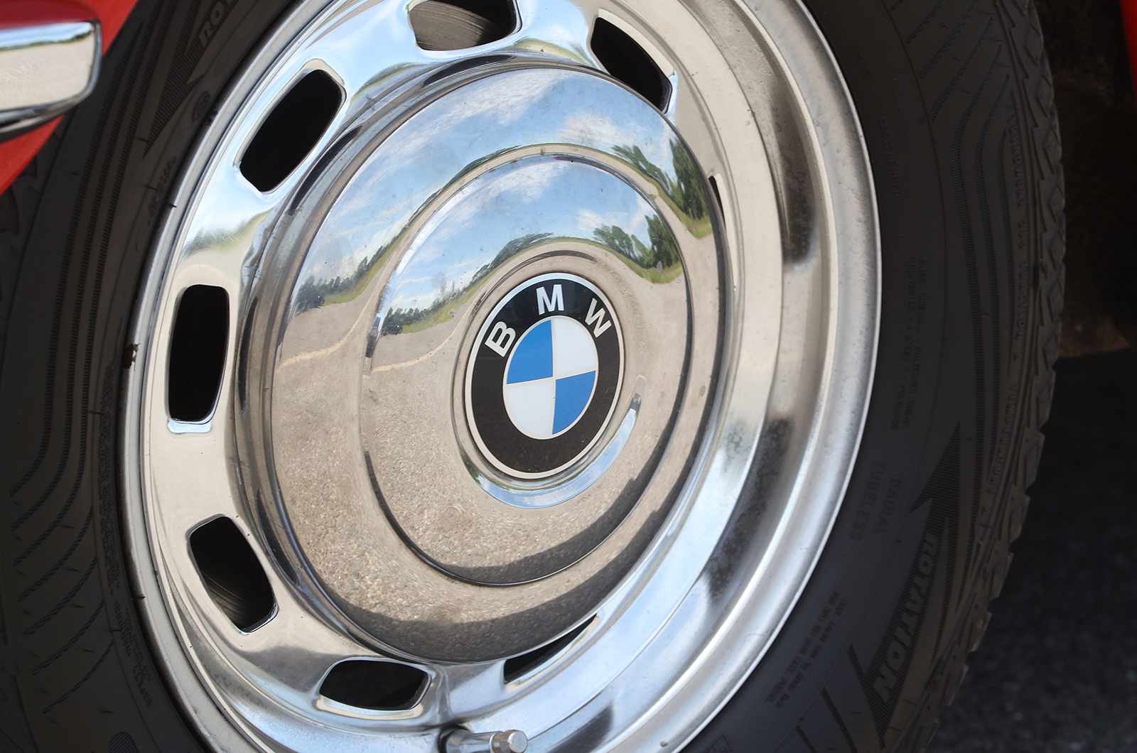 Classic & Sports Car – Glas 2600 V8 vs BMW-Glas 1600 GT: Frua’s German oddities