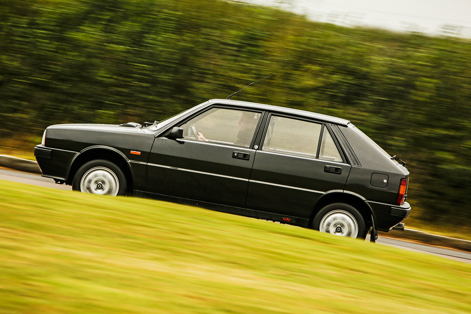 Classic & Sports Car – Renault 5 GT turbo vs Lancia Delta HF turbo ie: small cars, big punch