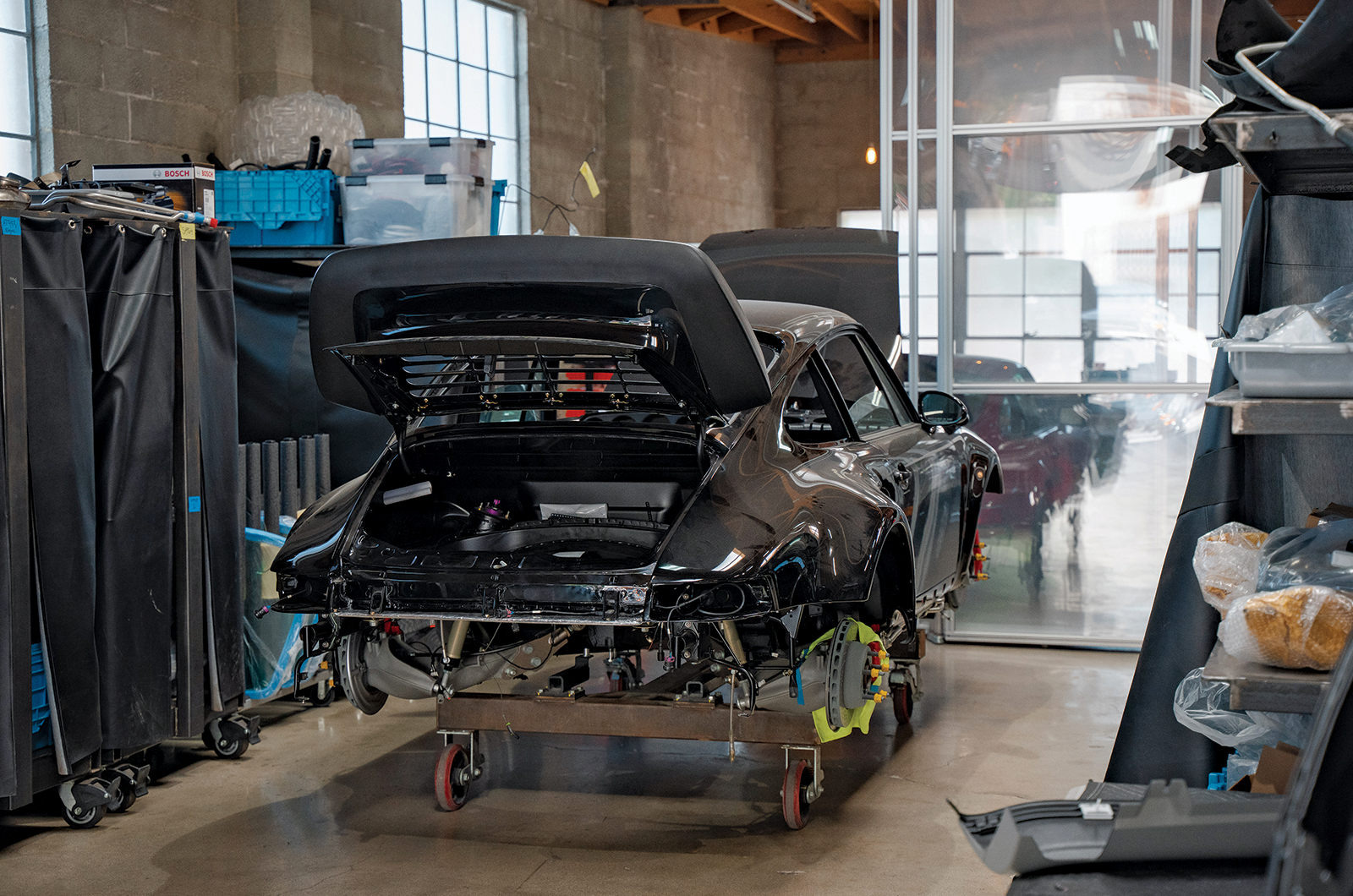 Classic & Sports Car – The specialist: Workshop 5001