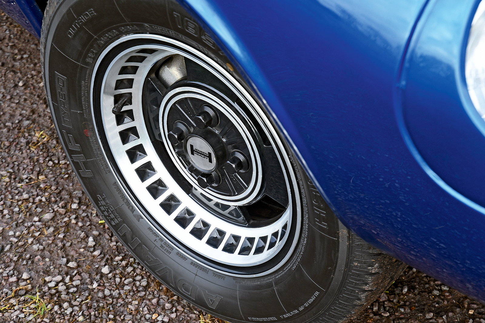 Classic & Sports Car – Triumph TR7 vs Jensen-Healey: underdog day