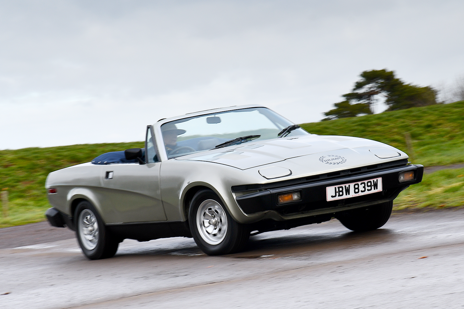 Classic & Sports Car – Triumph TR7 vs Jensen-Healey: underdog day