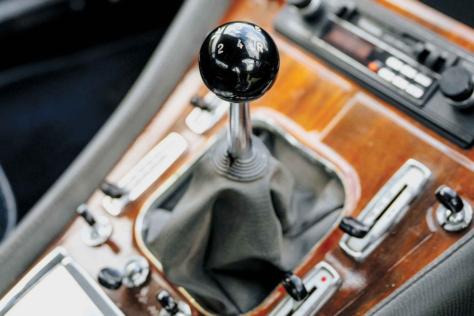 Classic & Sports Car – Ferrari 365GT4 2+2 vs 400i vs 412: Maranello’s practical magic