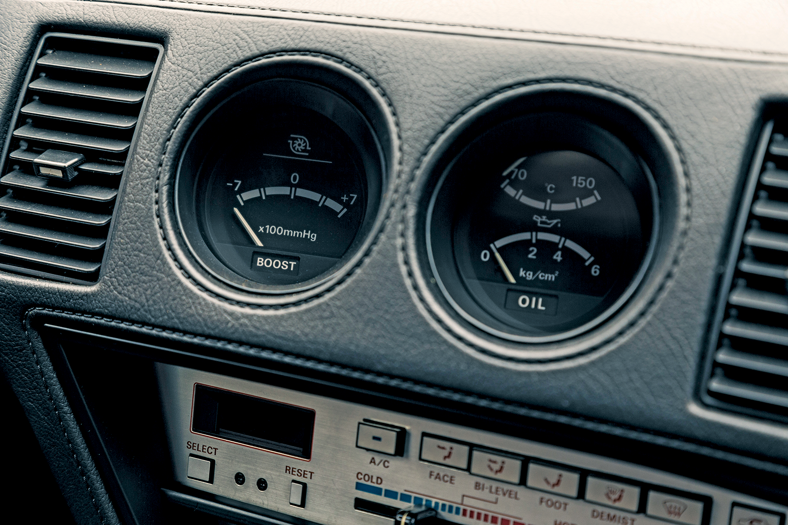 Classic & Sports Car – Mitsubishi Starion EX vs Nissan Fairlady 200ZR: the forbidden Z