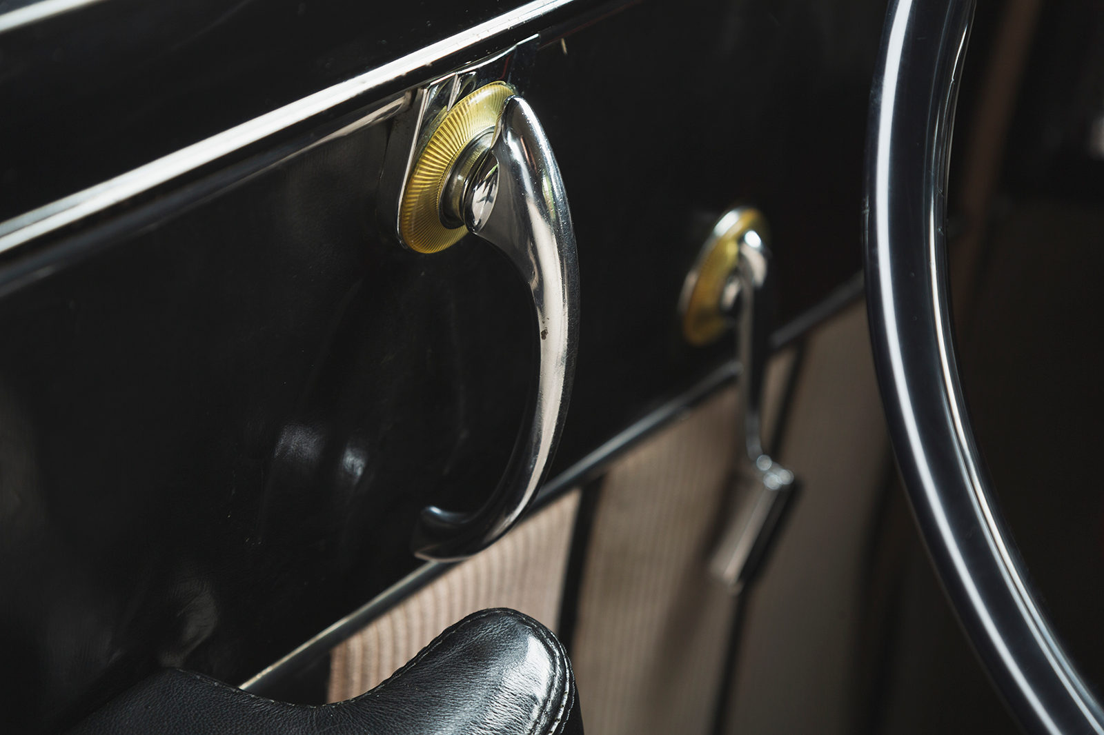 Classic & Sports Car – Chrysler Newport Town and Country: wood you believe it?