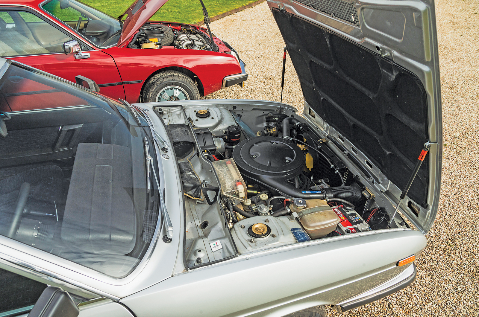 Classic & Sports Car – Citroën CX 2400 GTi vs Lancia Gamma Berlina: living separate lives