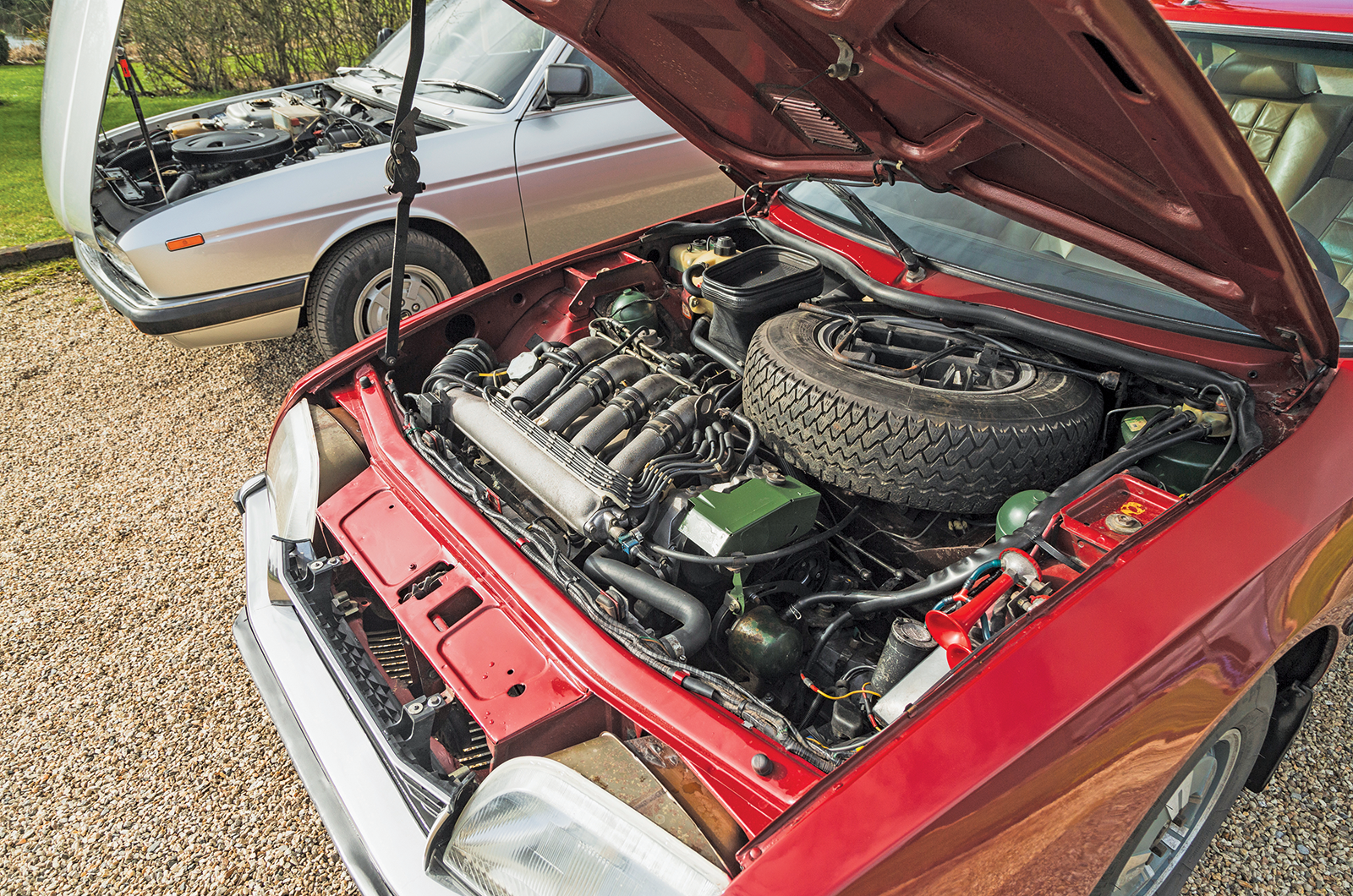 Classic & Sports Car – Citroën CX 2400 GTi vs Lancia Gamma Berlina: living separate lives