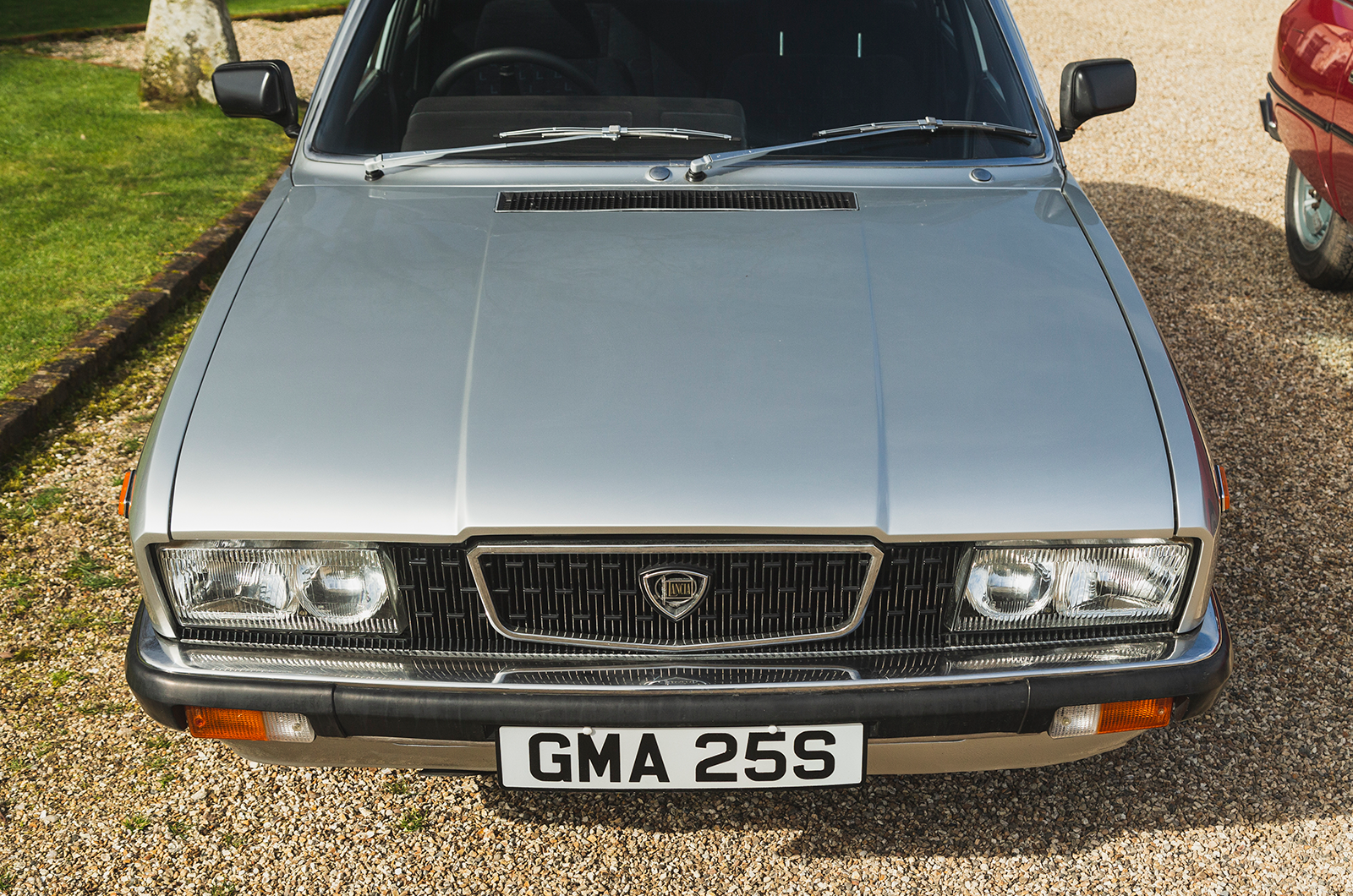 Classic & Sports Car – Citroën CX 2400 GTi vs Lancia Gamma Berlina: living separate lives