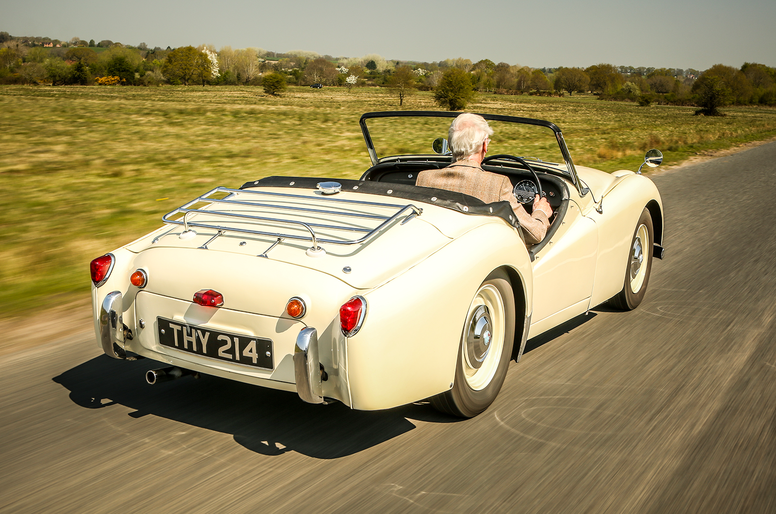 Classic & Sports Car – Triumph TR2 vs Swallow Doretti: genetic engineering