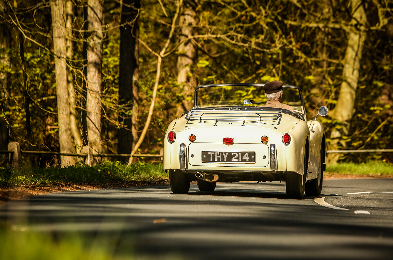 Classic & Sports Car – Triumph TR2 vs Swallow Doretti: genetic engineering