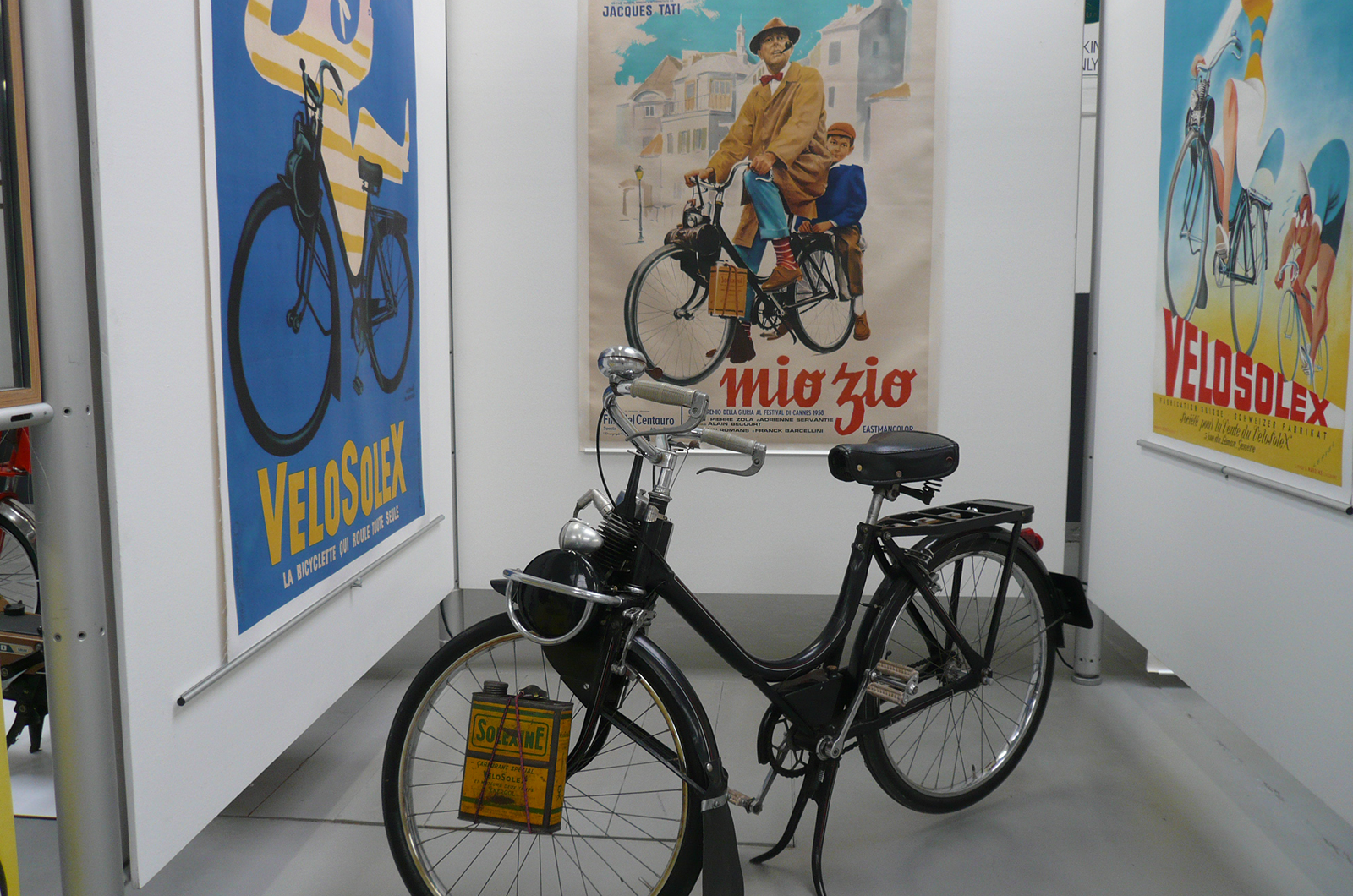 Classic & Sports Car – Also in my garage: classic Ferraris and motor-propelled bicycles