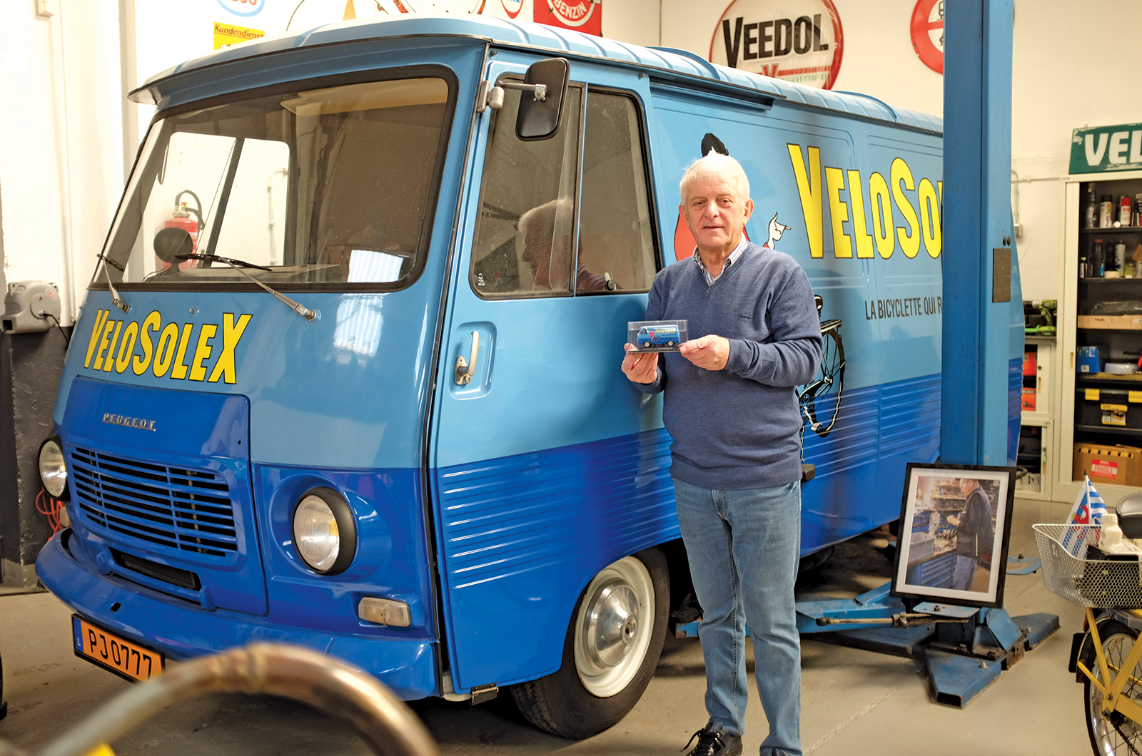 Classic & Sports Car – Also in my garage: classic Ferraris and motor-propelled bicycles