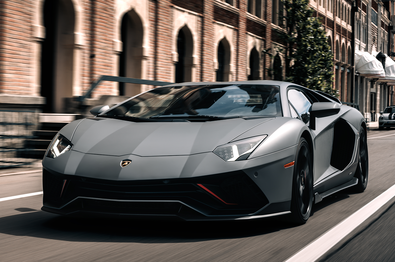 Classic & Sports Car – Lamborghini Espada S3 vs Aventador Ultimae: the Bull’s last fight