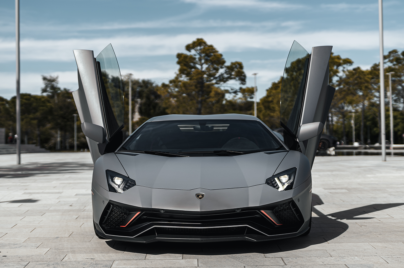 Classic & Sports Car – Lamborghini Espada S3 vs Aventador Ultimae: the Bull’s last fight