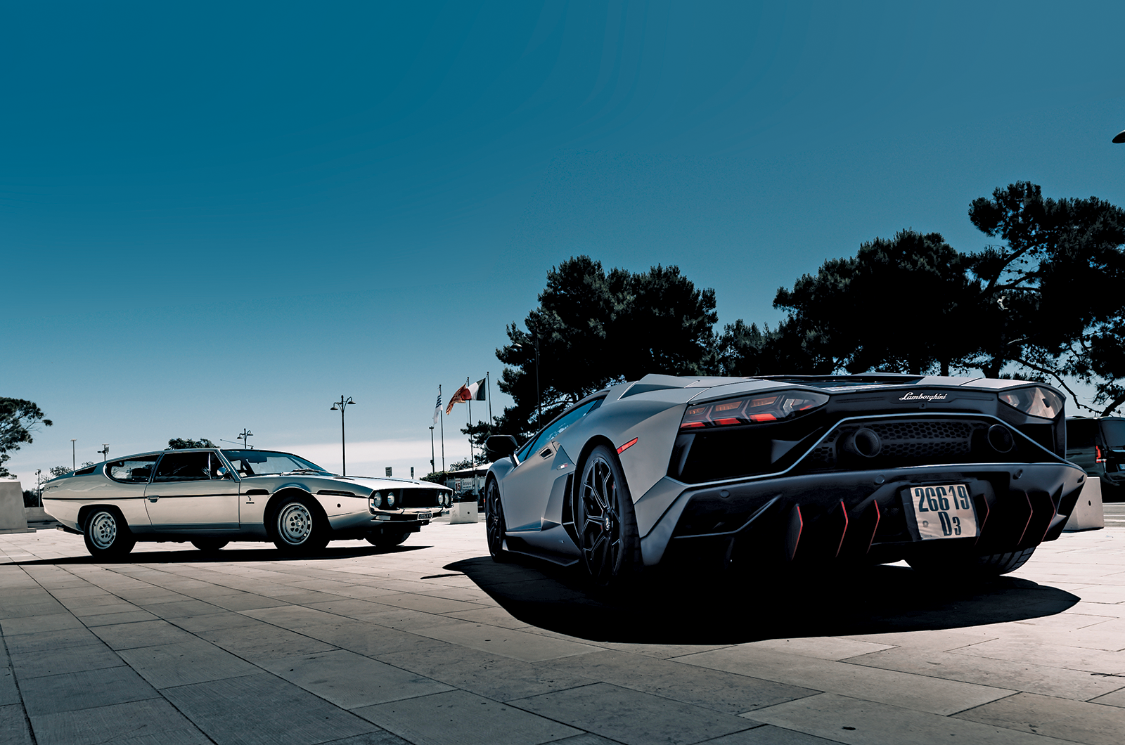 Classic & Sports Car – Lamborghini Espada S3 vs Aventador Ultimae: the Bull’s last fight