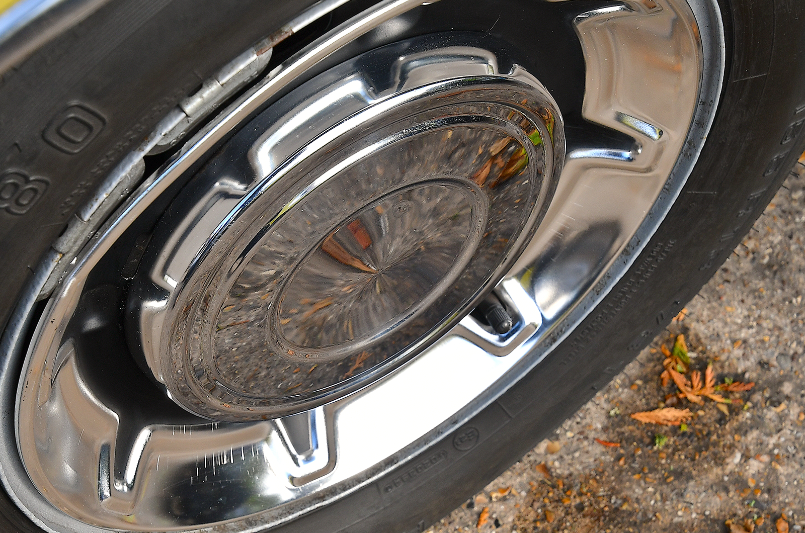 Classic & Sports Car – Morris Marina vs Hillman Hunter vs Vauxhall Cavalier: sales pitch