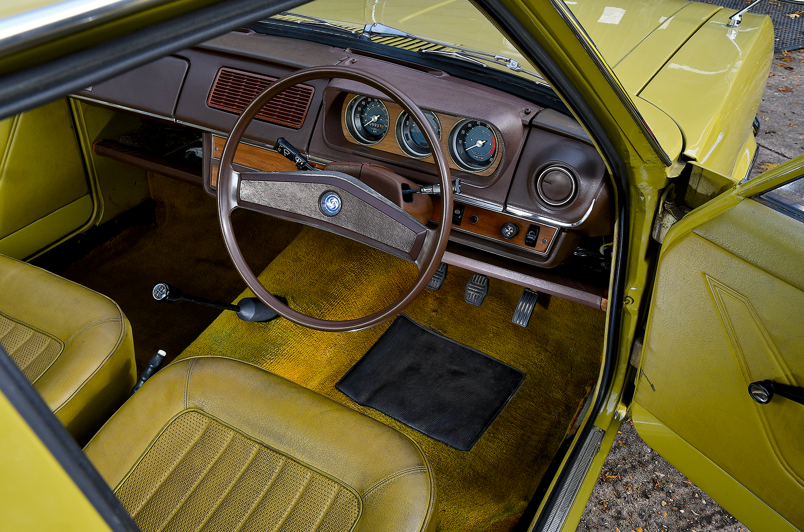 Classic & Sports Car – Morris Marina vs Hillman Hunter vs Vauxhall Cavalier: sales pitch