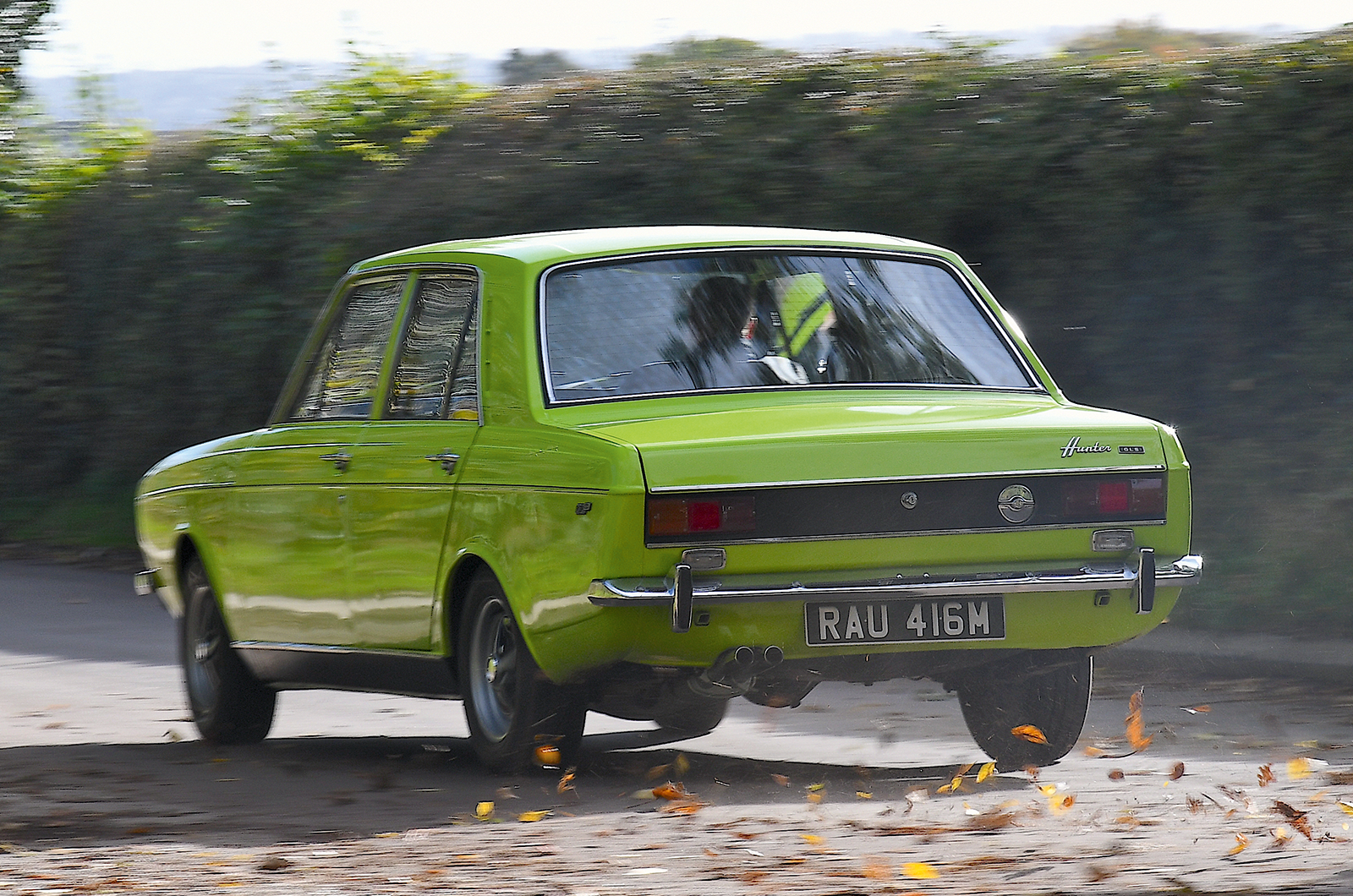 Classic & Sports Car – Morris Marina vs Hillman Hunter vs Vauxhall Cavalier: sales pitch