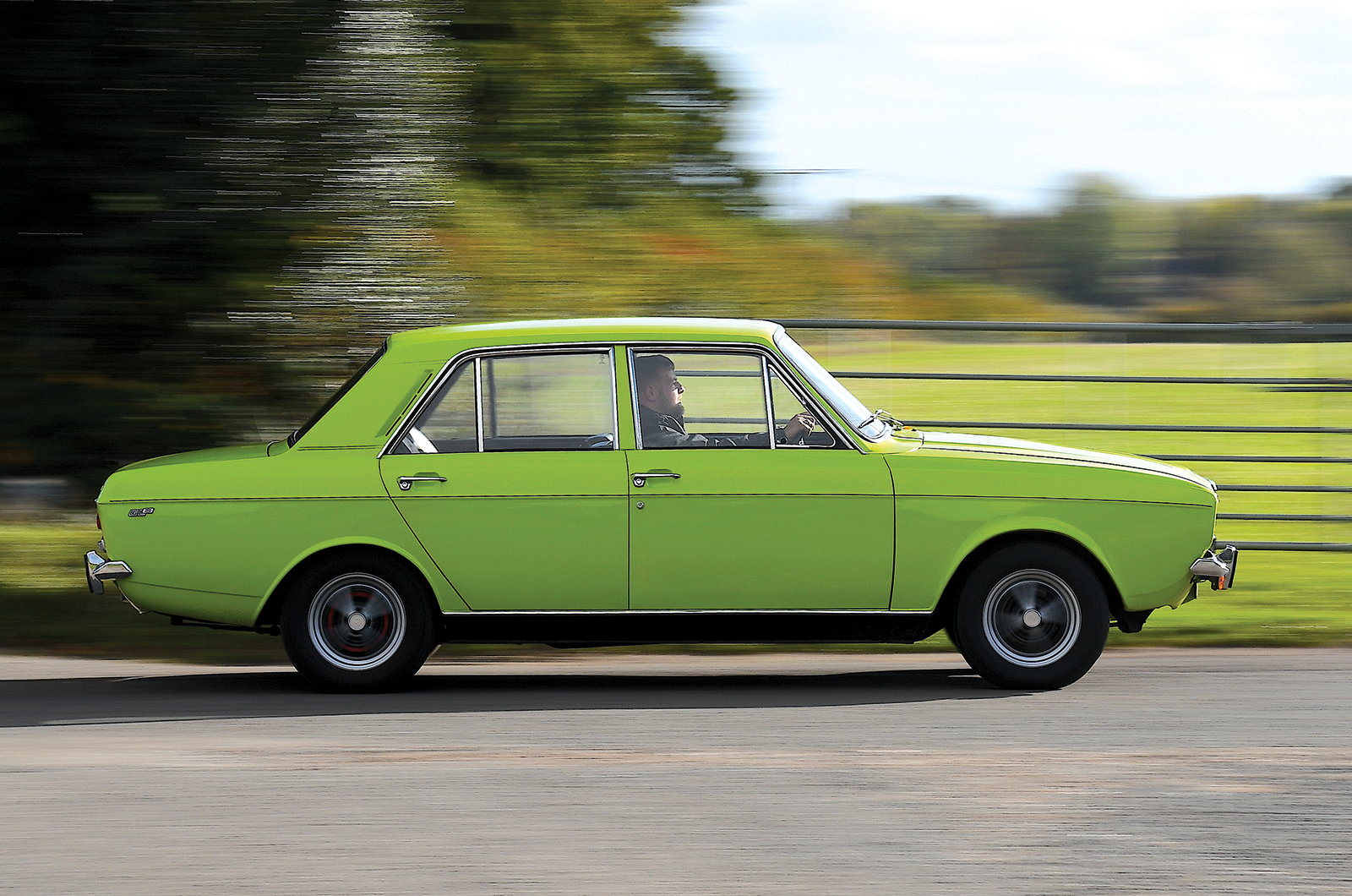 Classic & Sports Car – Morris Marina vs Hillman Hunter vs Vauxhall Cavalier: sales pitch