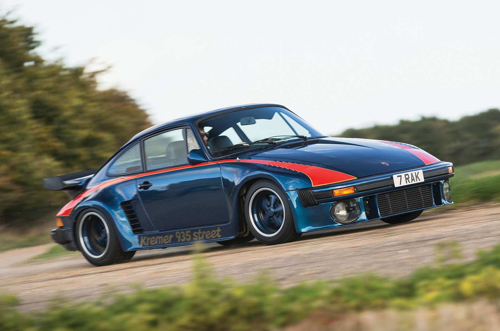 Classic & Sports Car – Porsche 911 Carrera 2.7 MFI by Kremer: street-legal racer