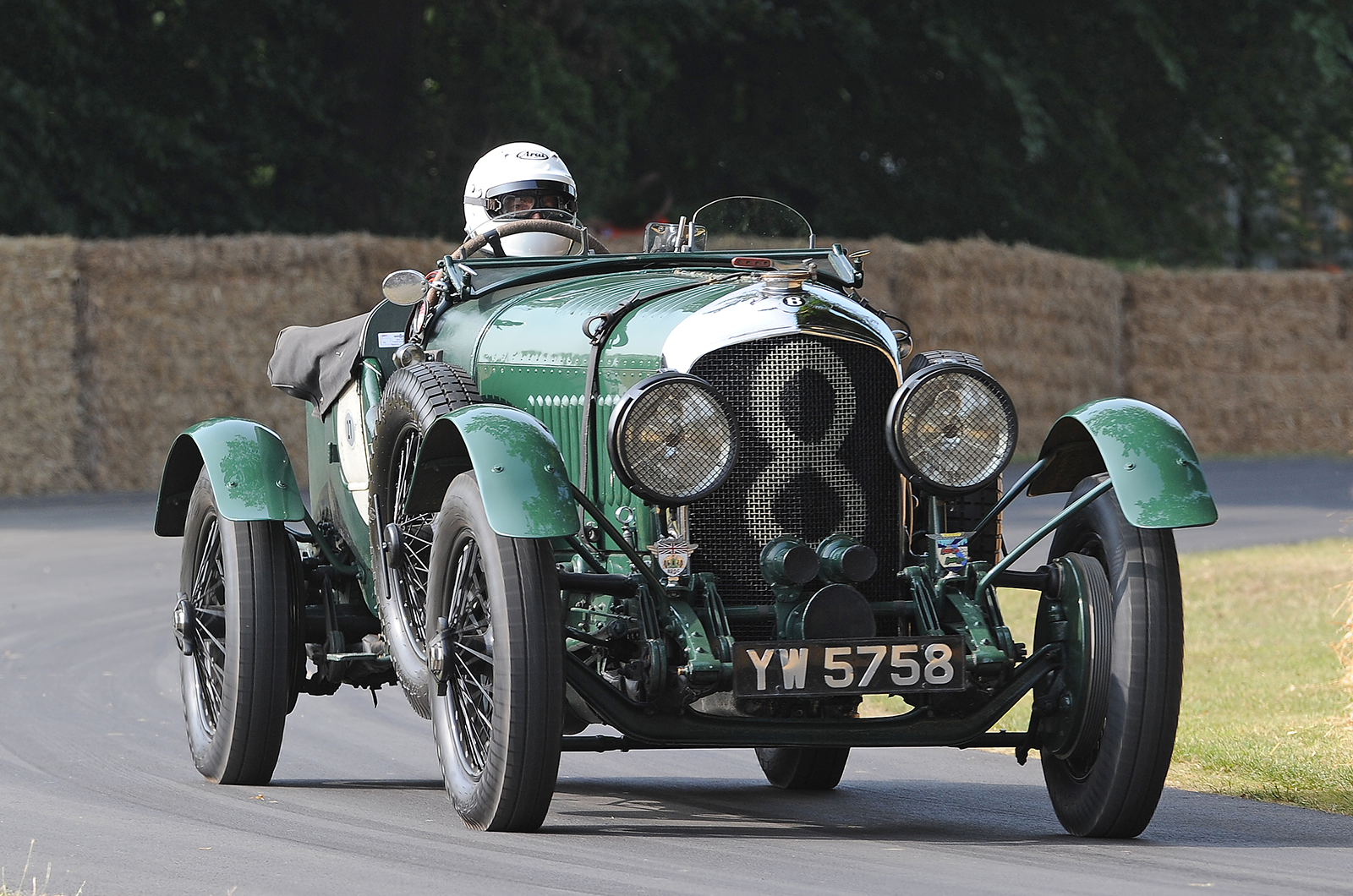 Classic & Sports Car – Bond DB5 among British legends heading to Concours of Elegance