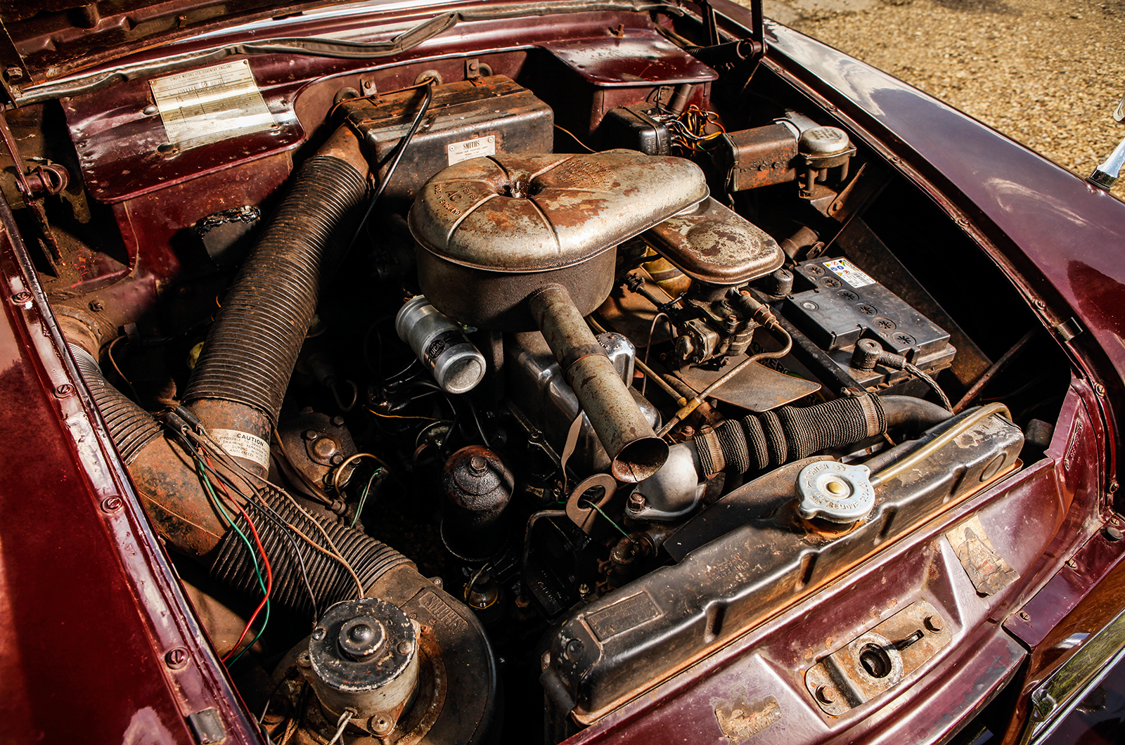 Classic & Sports Car – Wolseley 1500 vs Singer Gazelle: middleweights for middle England