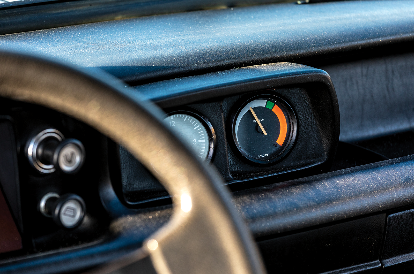 Classic & Sports Car – BMW 2002 turbo: induction ceremony