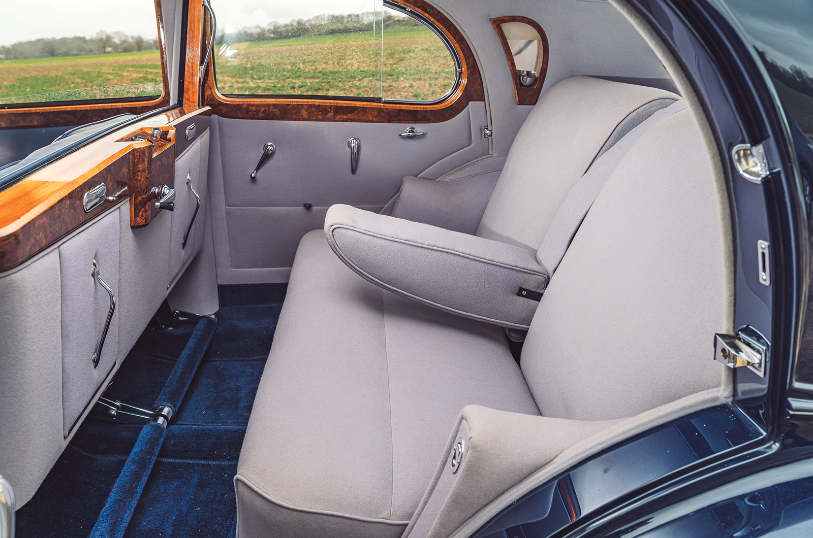 Classic & Sports Car – Rolls-Royce Phantom III: excellence at all costs