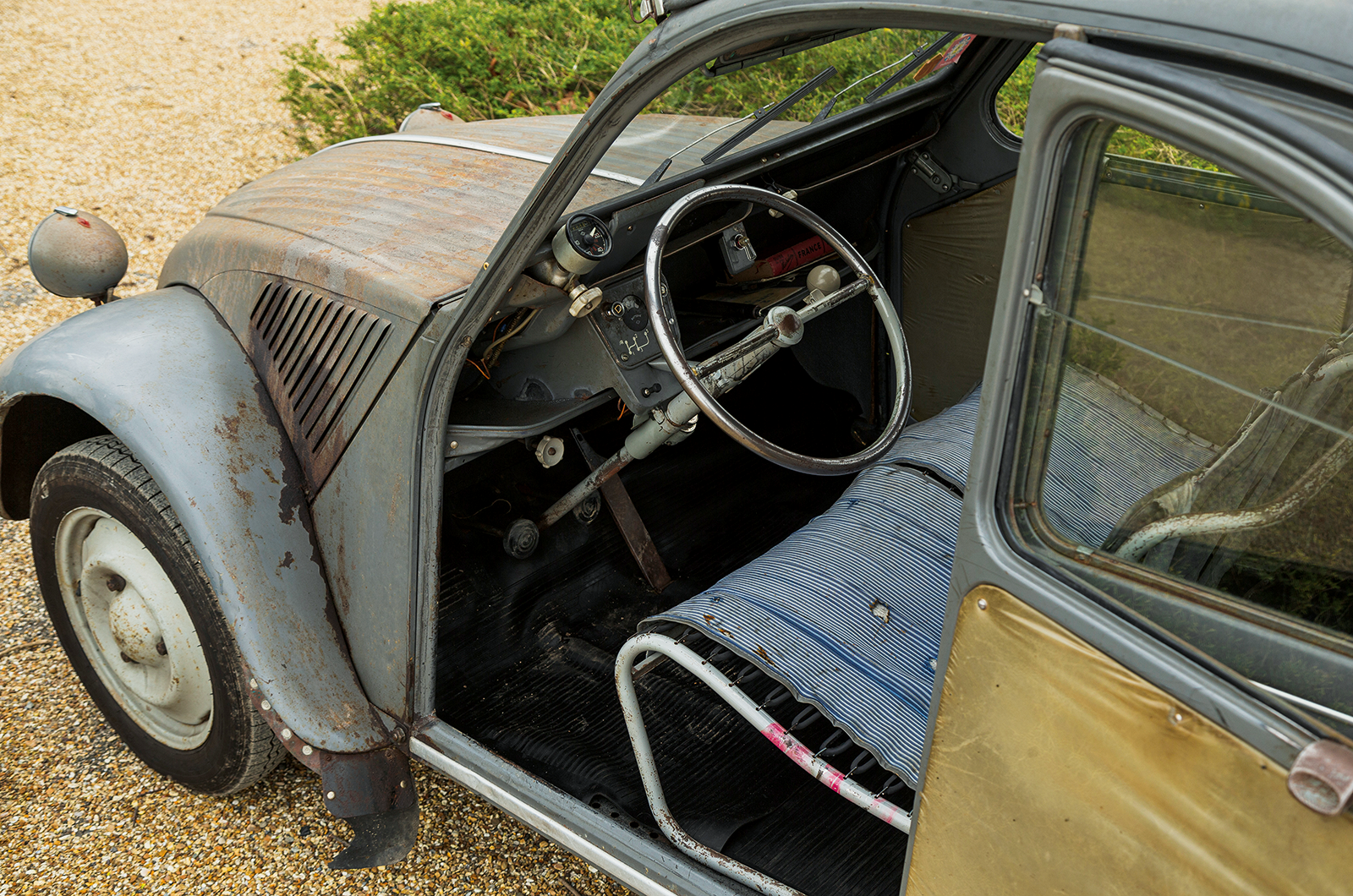 Classic & Sports Car – 1948’s game changers: Citroën 2CV