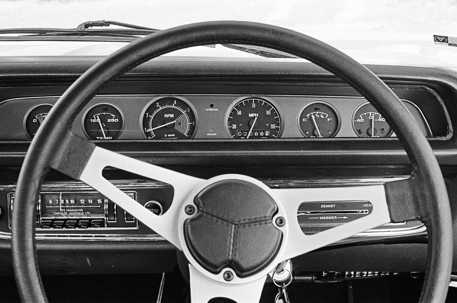 Classic & Sports Car – Reliving a charge across Australia in a Chrysler muscle car