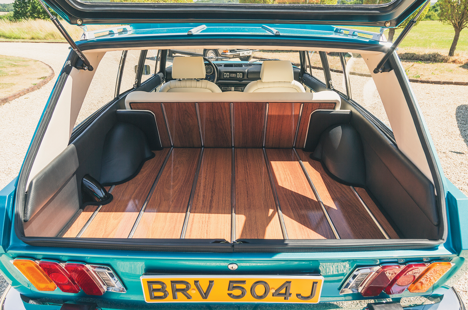 Classic & Sports Car – The specialist: HC Classics