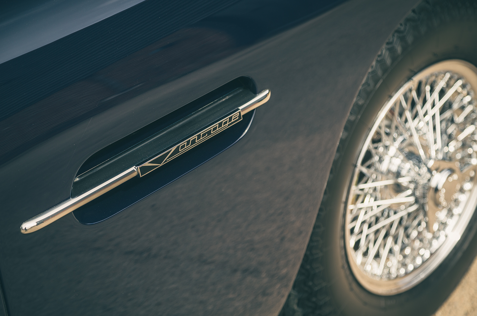 Classic & Sports Car – Aston Martin DB5: classic car royalty