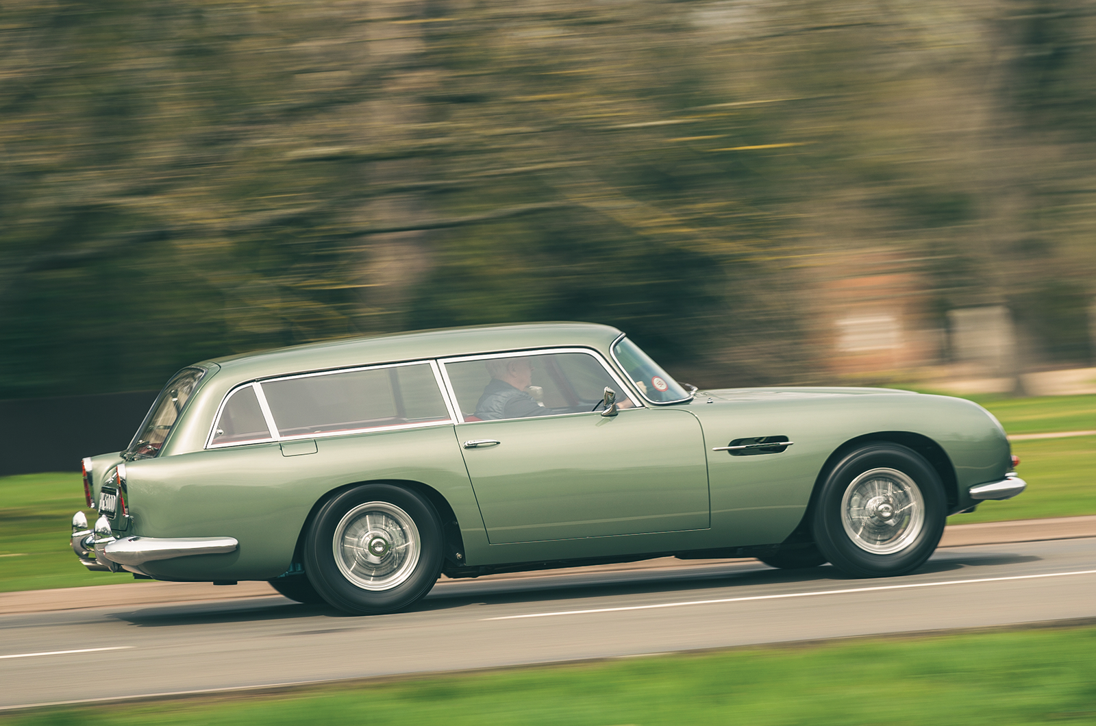 Classic & Sports Car – Aston Martin DB5: classic car royalty