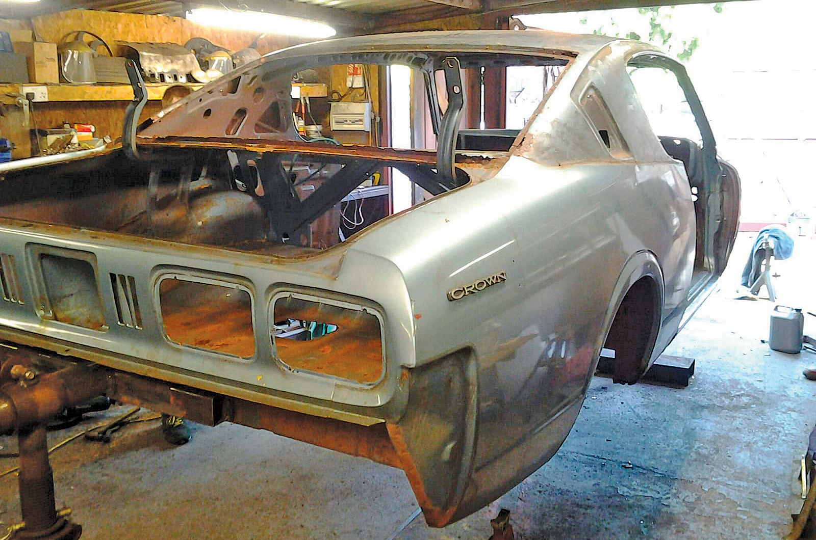 Classic & Sports Car – Toyota Crown: foreign affairs