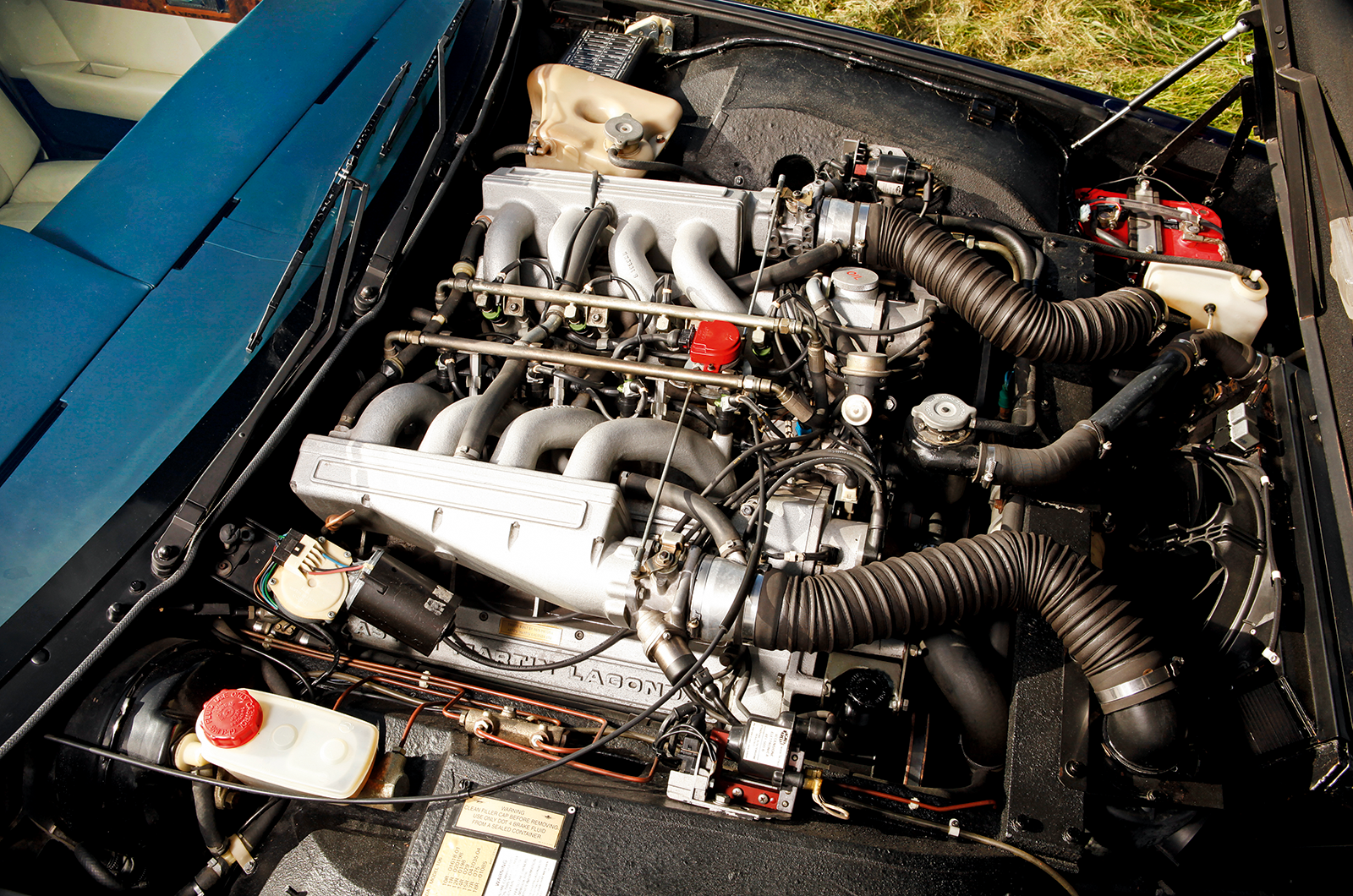 Classic & Sports Car – Aston Martin Lagonda V8 vs Bristol 412 vs Rolls-Royce Camargue: eccentric excess