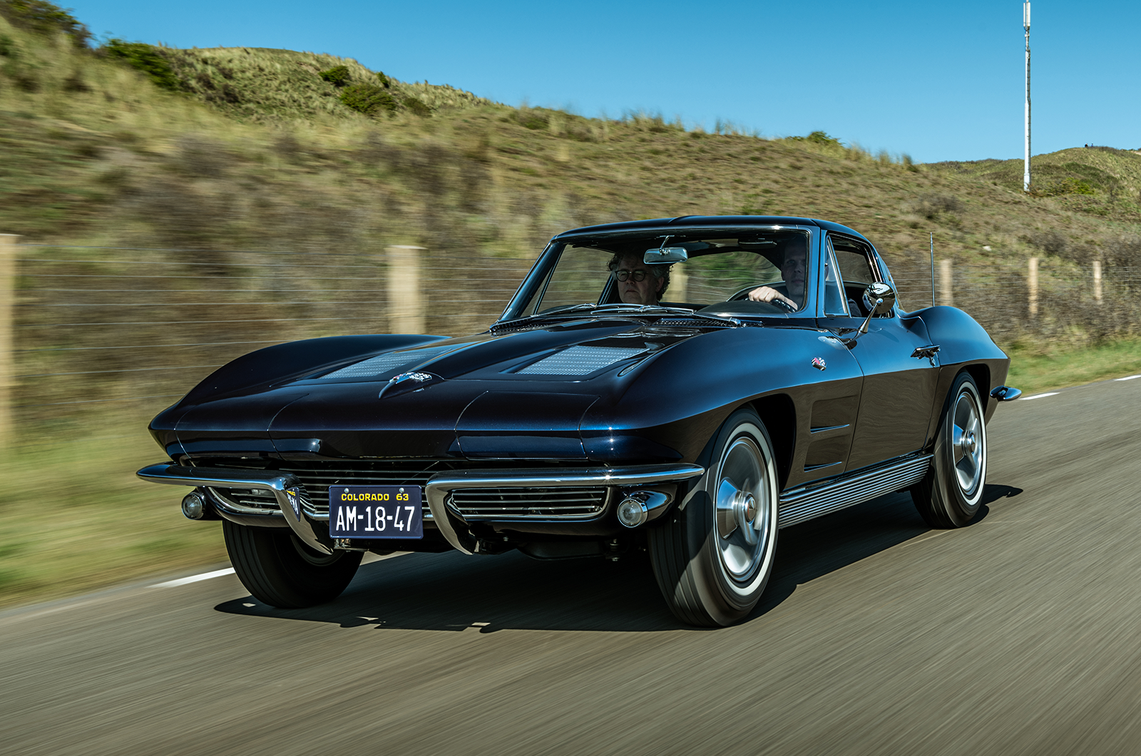 Classic & Sports Car – Chevrolet Corvette C2 Sting Ray: American beauty