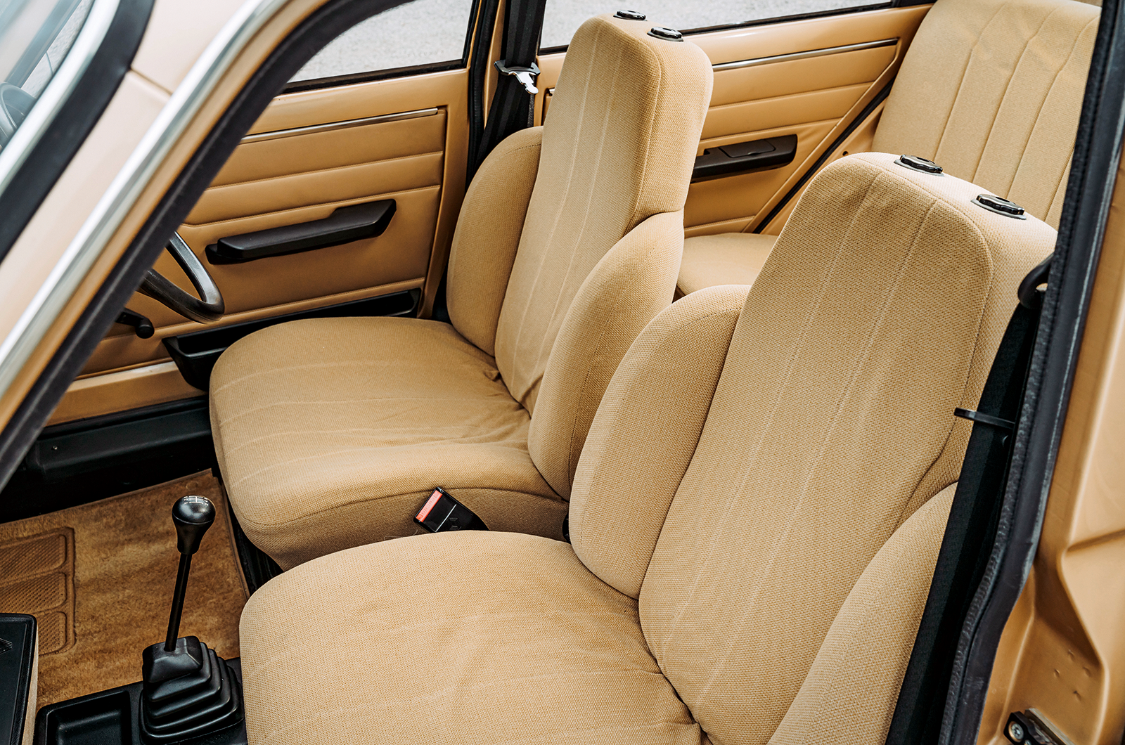 Classic & Sports Car – Renault 5 vs Honda Civic: little stars