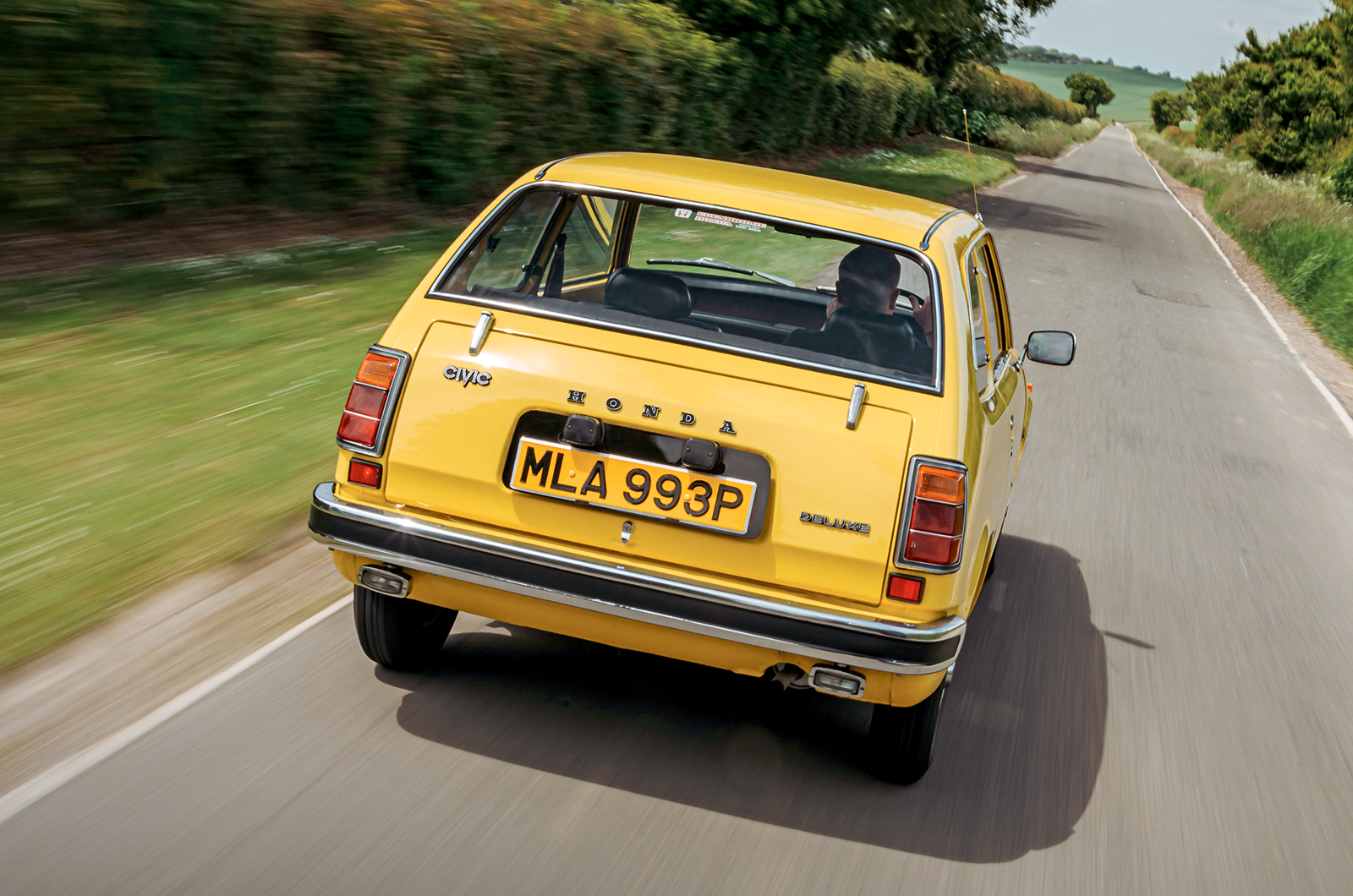 Classic & Sports Car – Renault 5 vs Honda Civic: little stars