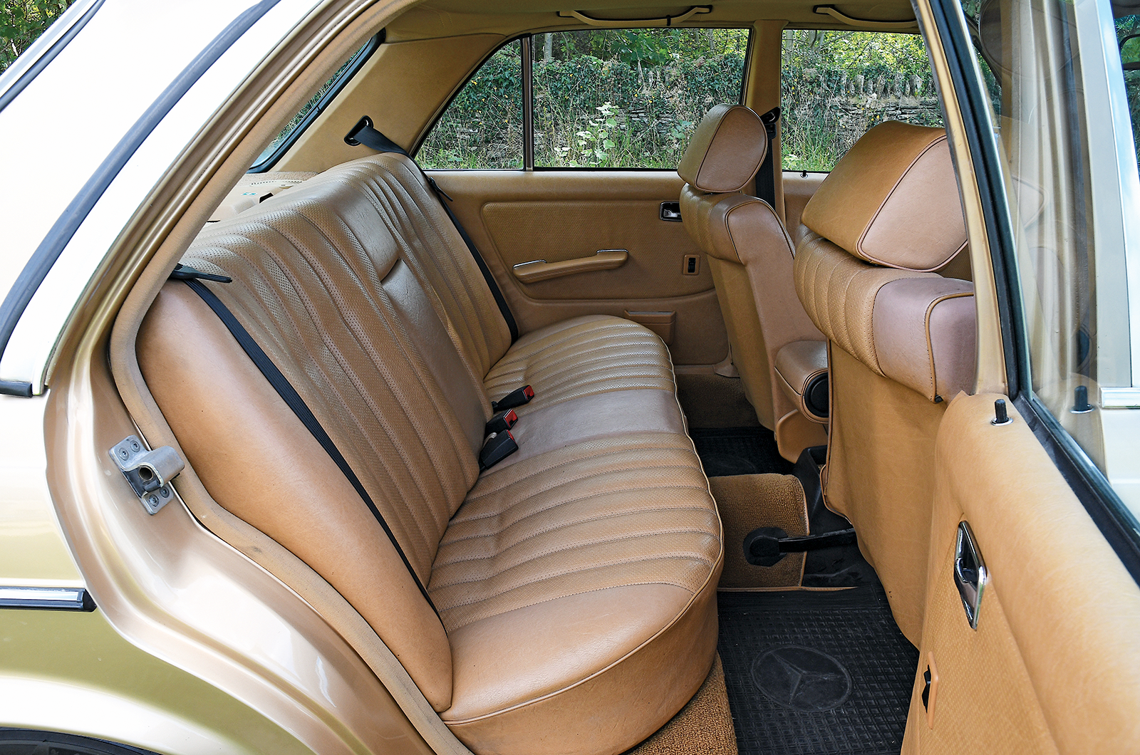 Classic & Sports Car – Cadillac Seville vs Mercedes-Benz 300D: transatlantic oil tankers