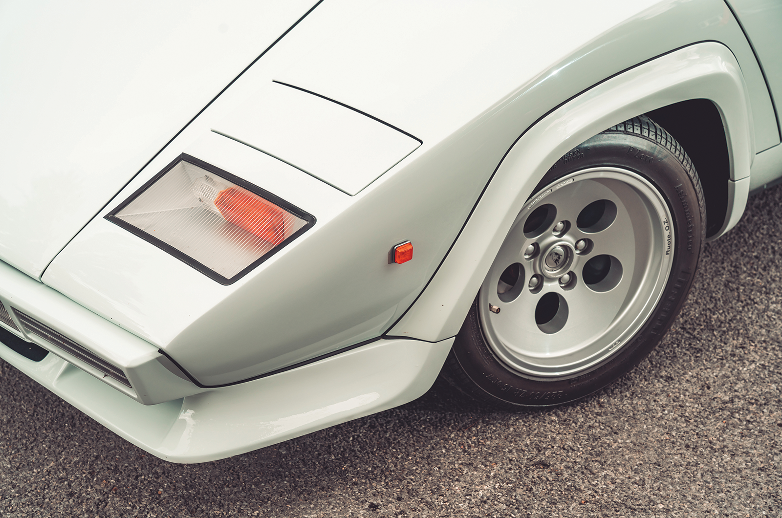 Classic & Sports Car – Lamborghini Countach, Diablo, Murciélago and Aventador: the wild bunch