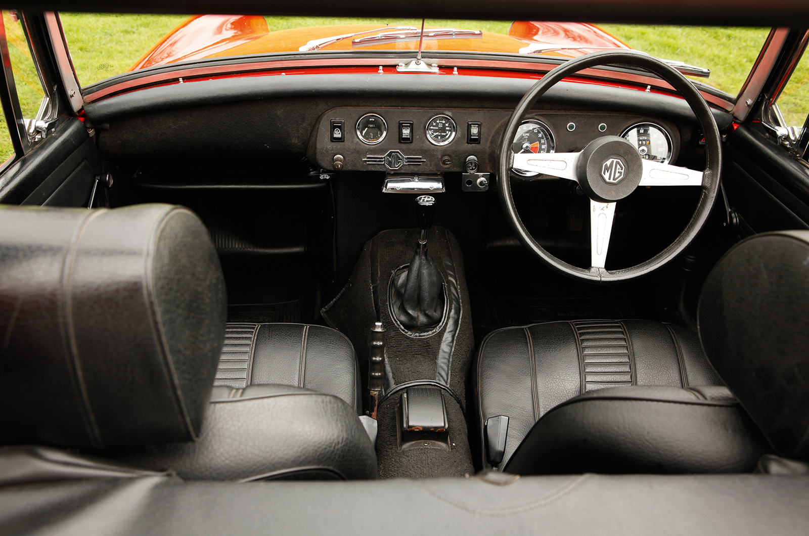 Classic & Sports Car – Austin-Healey Sprite and MG Midget: affordable fun