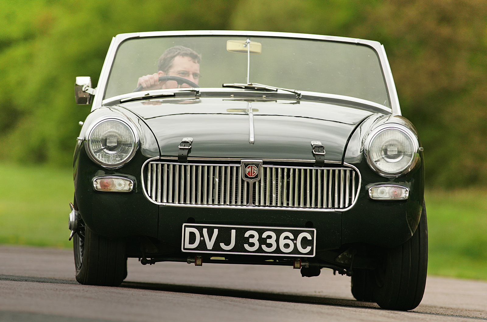 Classic & Sports Car – Austin-Healey Sprite and MG Midget: affordable fun