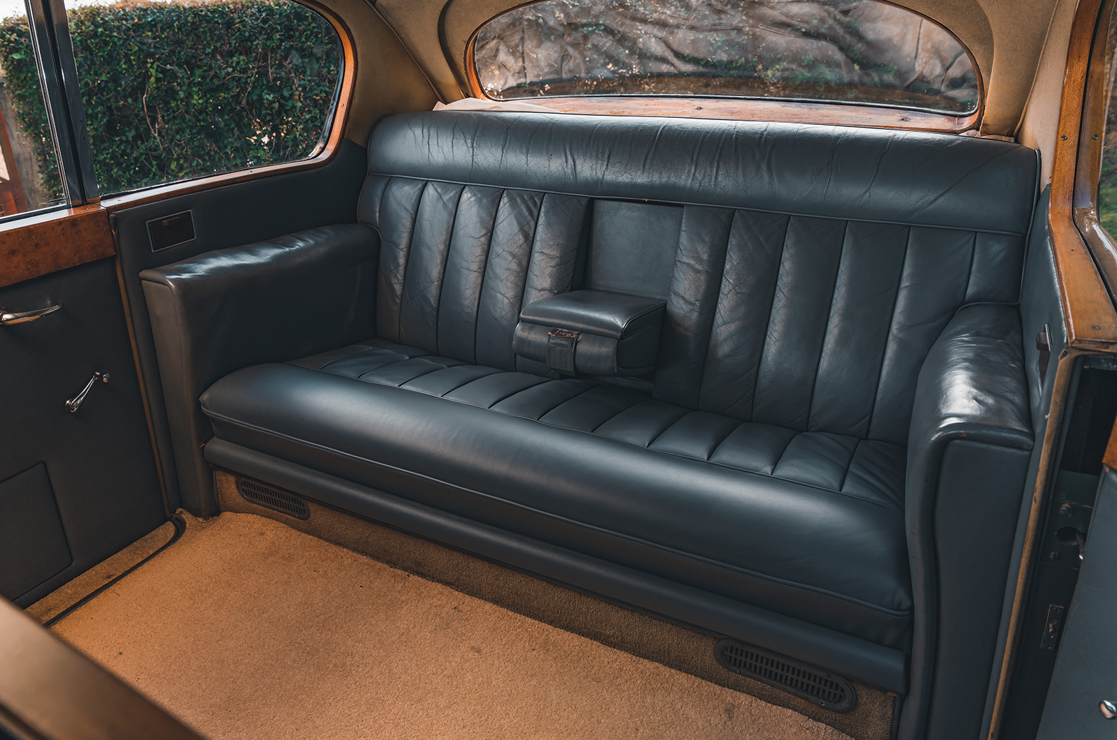 Classic & Sports Car – Austin Sheerline vs Vanden Plas Princess: the Longbridge Daimlers