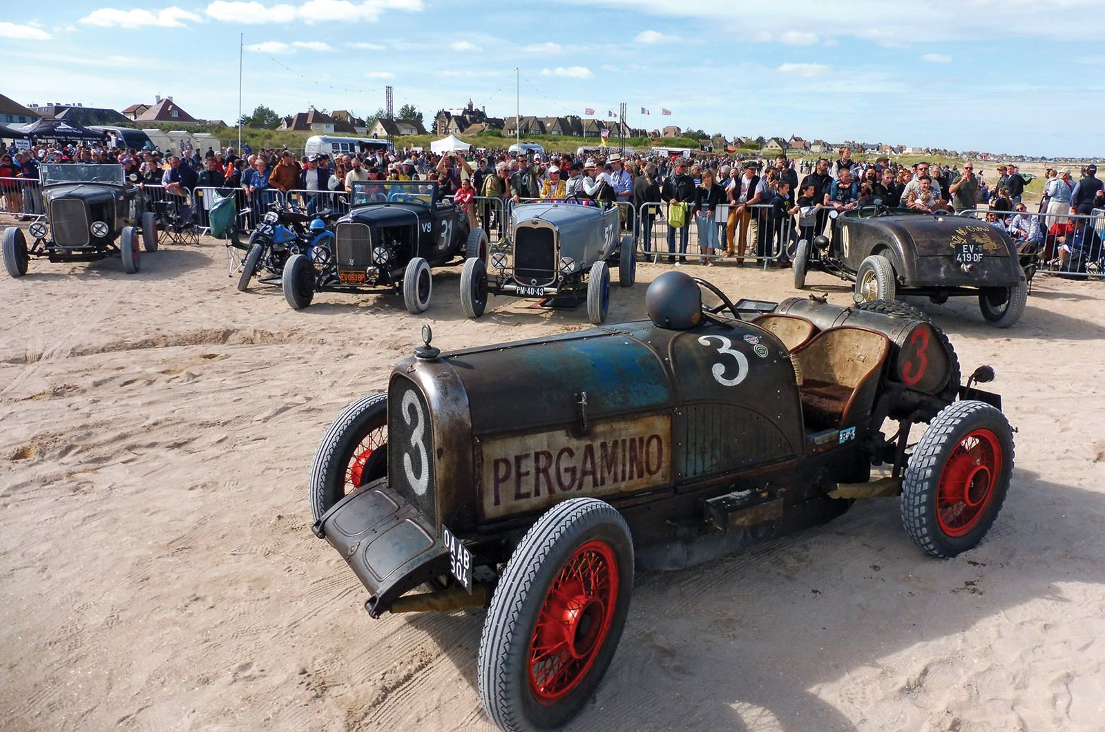 Classic & Sports Car – Normandy Beach Race: sun, sea, sand and speed