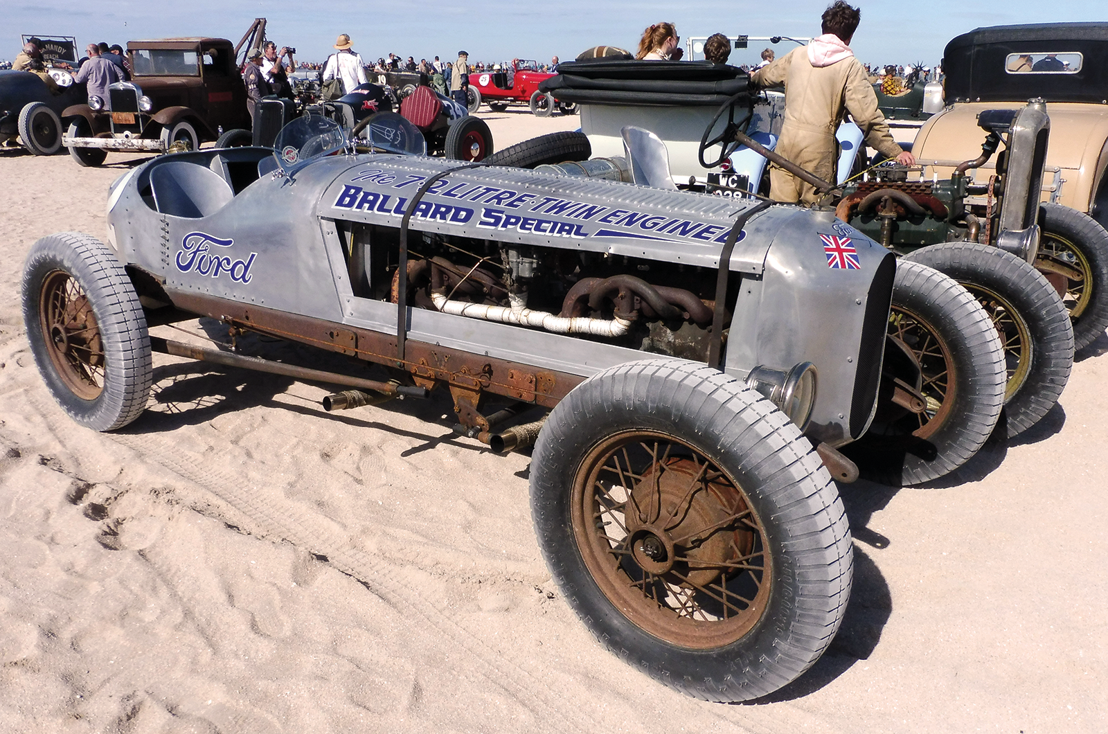 Classic & Sports Car – Normandy Beach Race: sun, sea, sand and speed