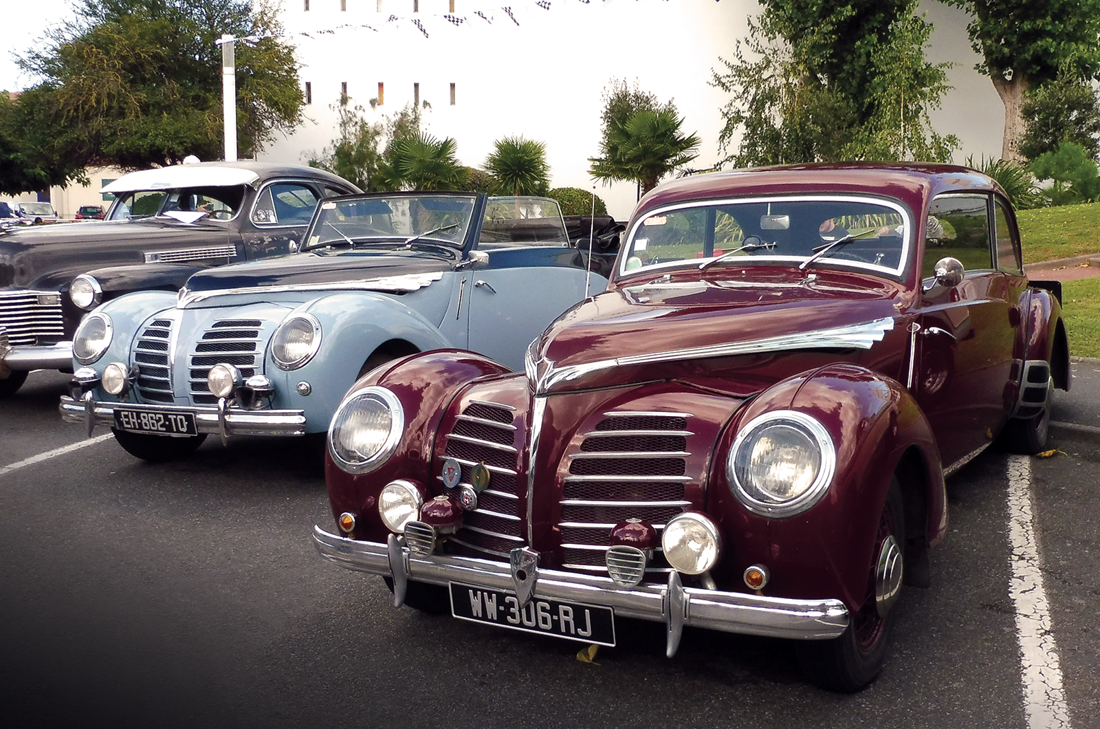 Classic & Sports Car – Normandy Beach Race: sun, sea, sand and speed