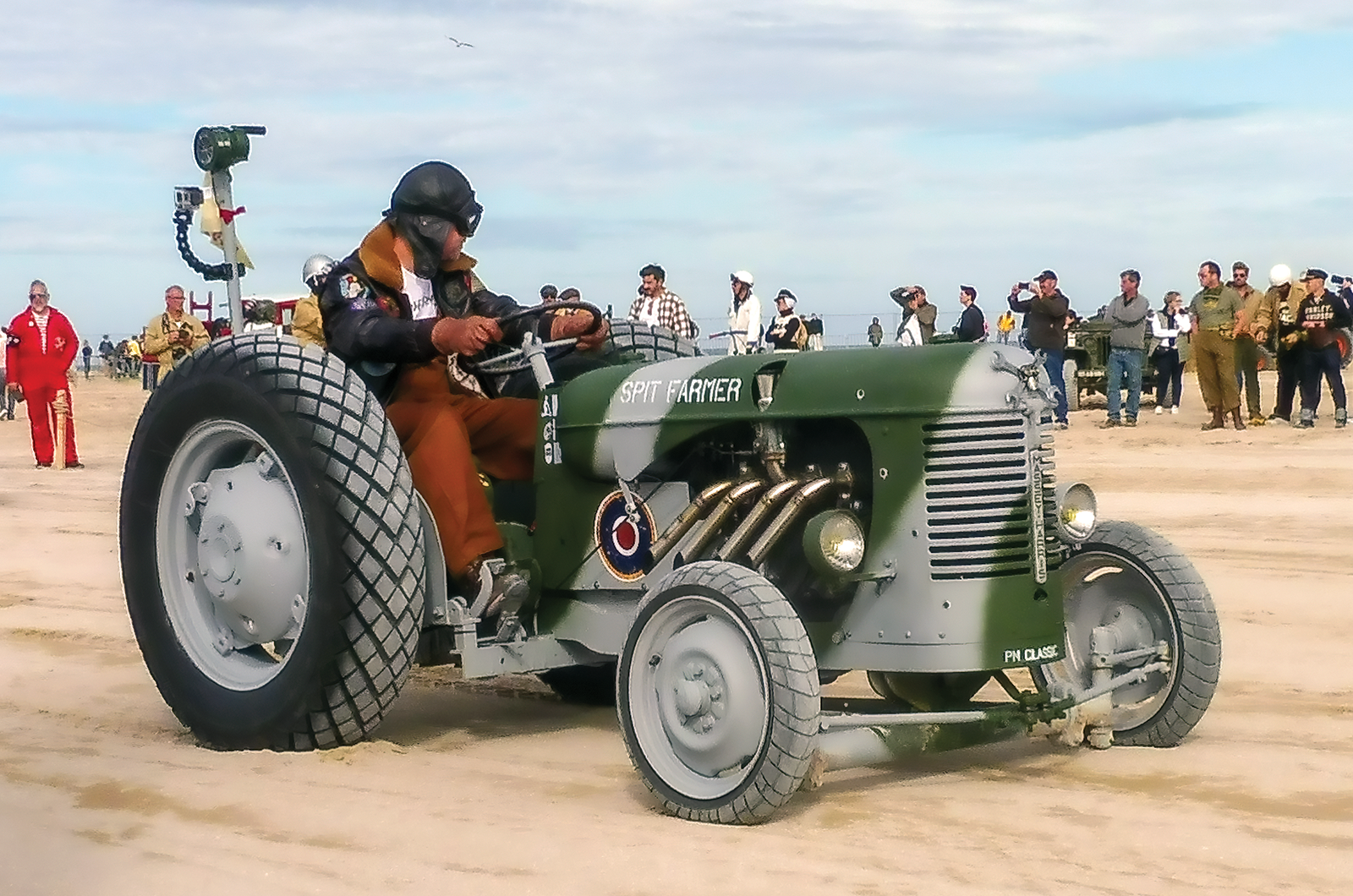 Classic & Sports Car – Normandy Beach Race: sun, sea, sand and speed
